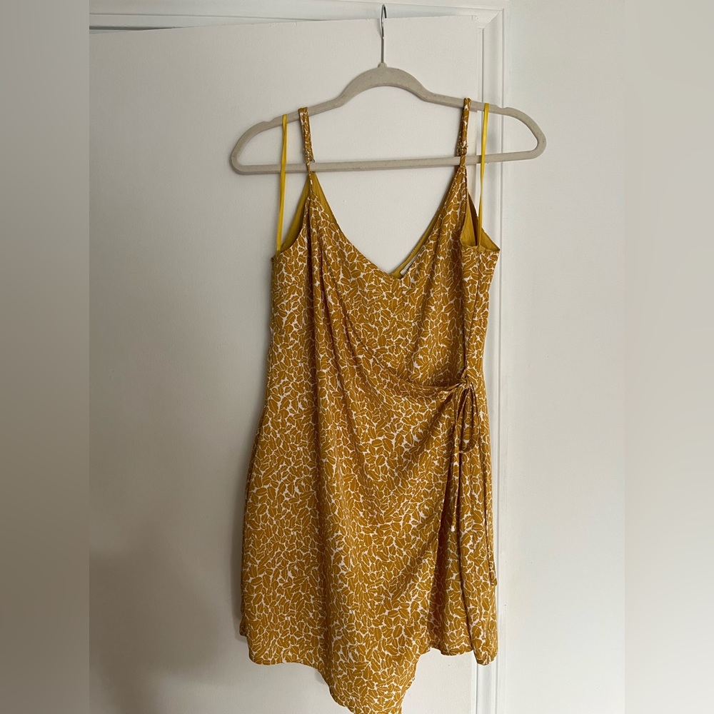 Honey Punch Yellow Floral Romper - Size M